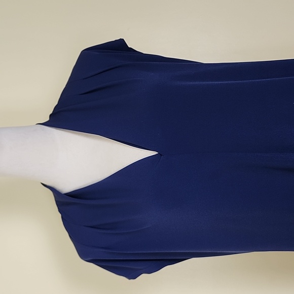 Mi Lieux Woman's Classic Office Navy Blue Sleeveless Shell Blouse w/Deep V Neck - Picture 1 of 12